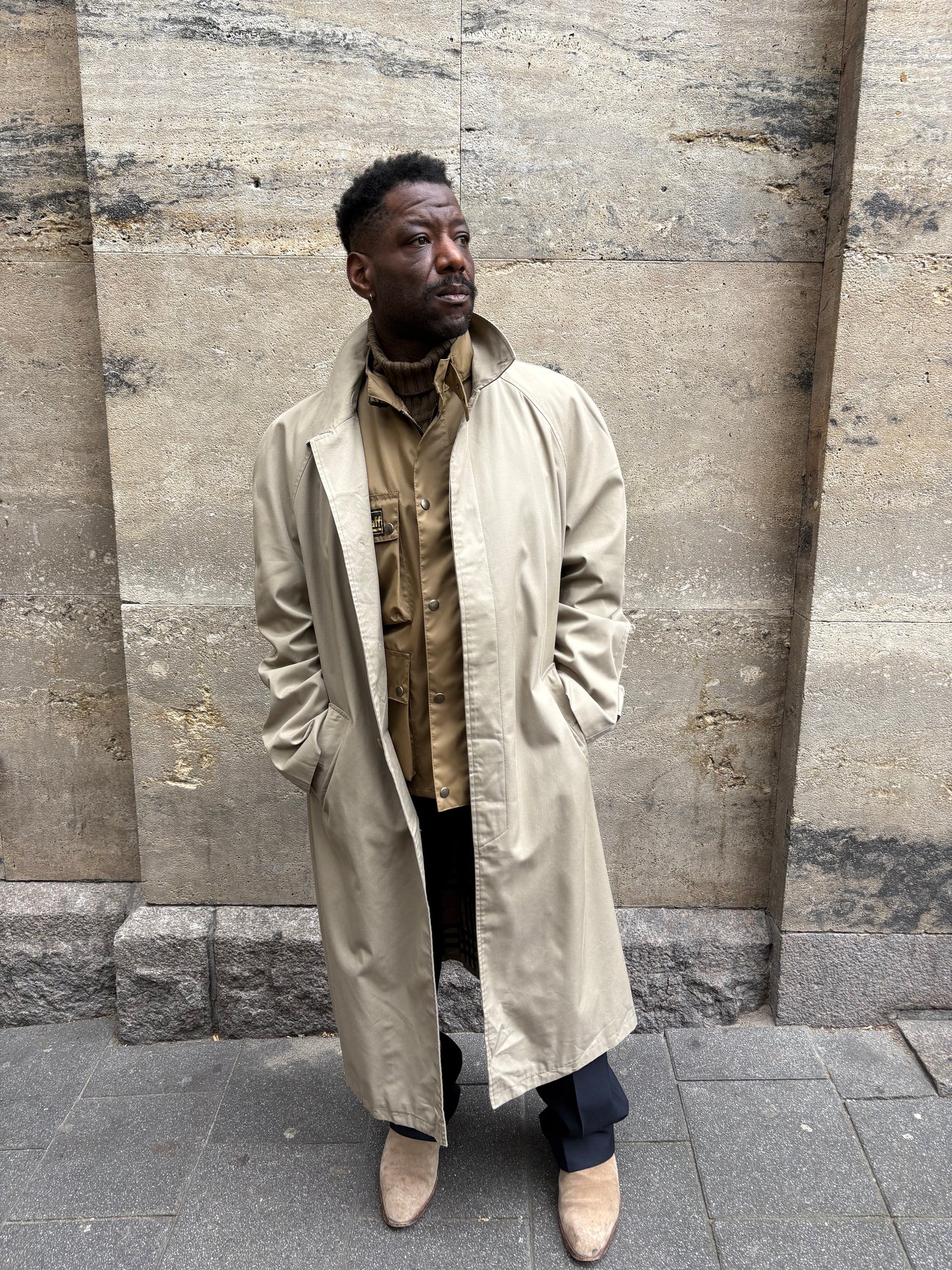 BURBERRY TRENCHCOAT
