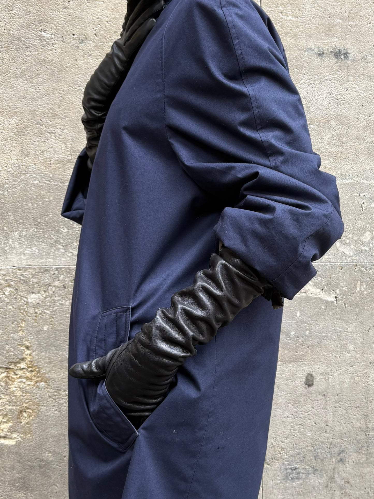 NAVY TRENCHCOAT