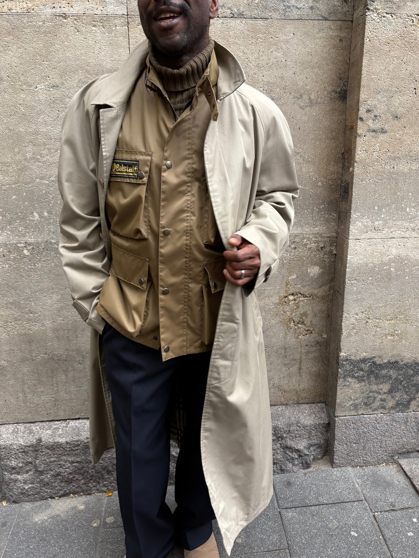 BURBERRY TRENCHCOAT