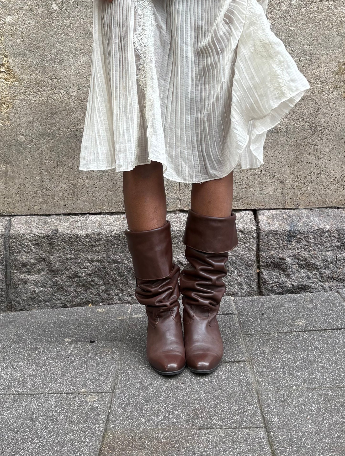 LINED LEATHER AND SUEDE BOOT