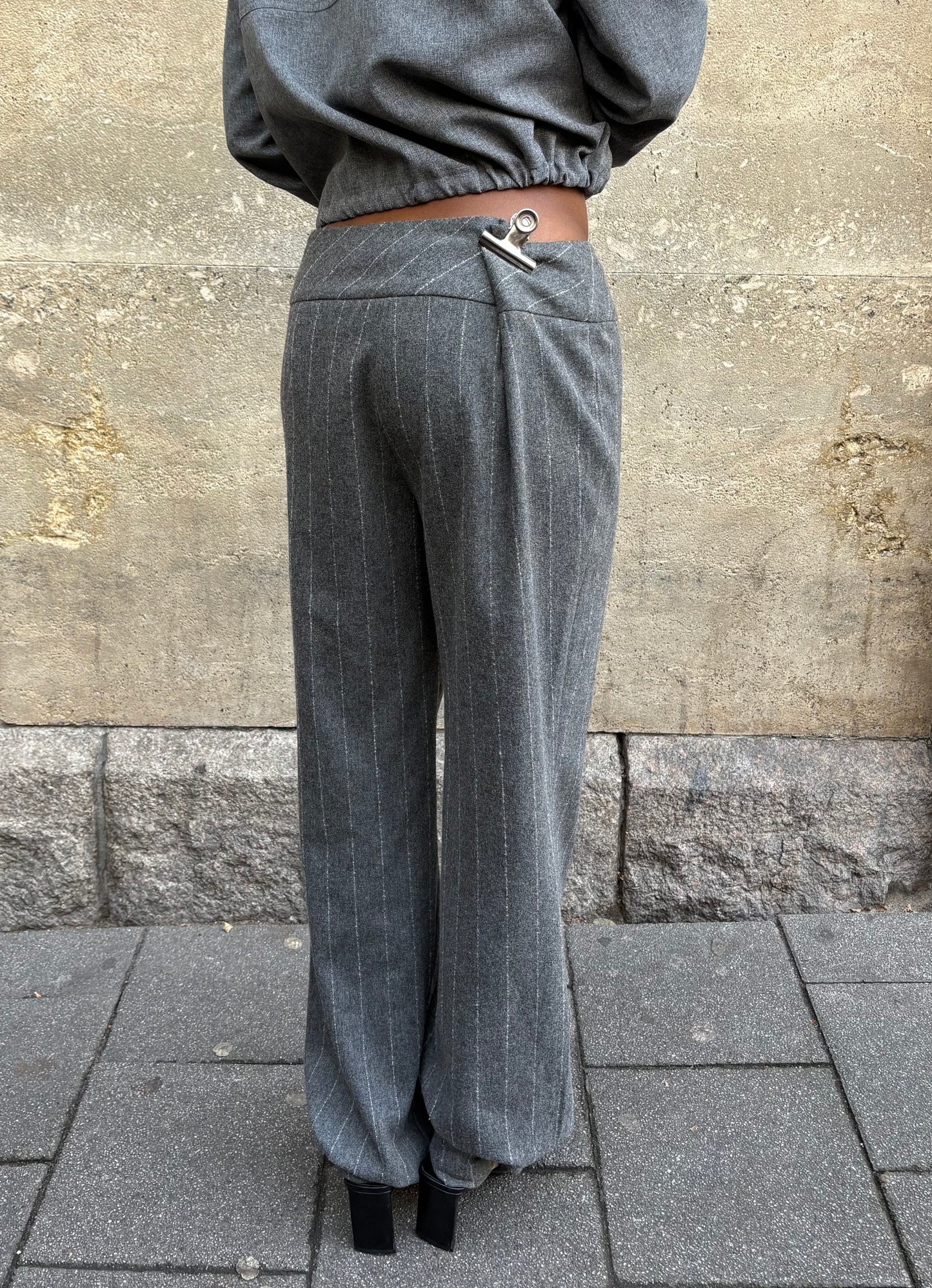 PINSTRIPE GREY DRESSPANT